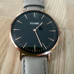 Cluse black dial rose gold tone gray leather dress watch NEW BATTERY